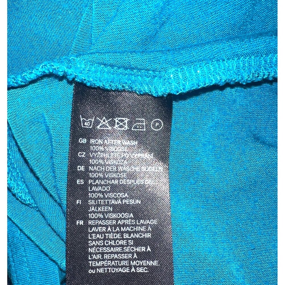 H&M Teal Smocked Off-Shoulder Top Womens M 100% Viscose Lightweight - Picture 4 of 4